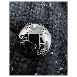 Chanel-Nouveau pull en cachemire avec boutons CC-Noir