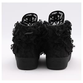 Chanel-Zapatillas altas de malla con encaje floral Camellia de CHANEL en 37.5 UE-Negro