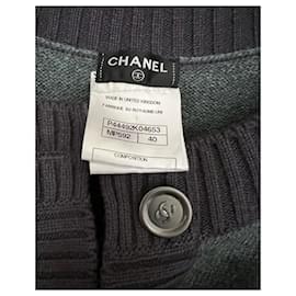 Chanel-Cardigan in cashmere con bottoni a contrasto-Multicolore