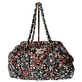 Chanel Filigree Handtasche Nylon Schwarz Rot Weiß Schwarz Weiß Rot