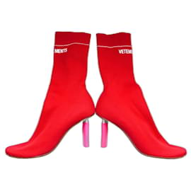 Vêtements-Vetements Stiefel mit leichtem Absatz und Sockenoptik-Rot