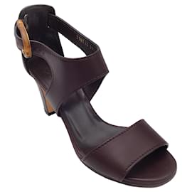 Gucci-Gucci Dark Brown Lifford Open Toe Bamboo Buckle Mid-Heel Leather Sandals-Brown