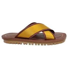 Marc Jacobs-Flache Sandalen aus Leder in Braun und Gelbgold-Gelb