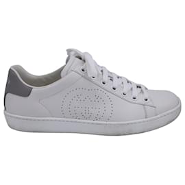 Gucci-Gucci Interlocking G Ace Low-Top Sneakers in White Leather -White