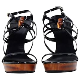 Gucci-Schwarze Gucci-Schuhe mit Holzabsatz und Holzdetail vorne-Schwarz