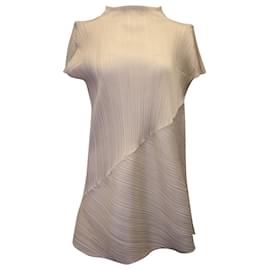 Pleats Please-Pleats Please – Plissiertes Kurzärmliges Minikleid aus beigem Polyester-Beige