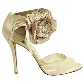 Stuart Weitzman-Gold Heels with Flower-Golden,Metallic