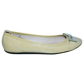 Tod's Sapatilhas de couro envernizado nu Marrom Carne