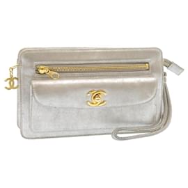 Chanel-CHANEL Pochette Pelle Argento CC Auth 26857UN-Argento