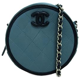 Chanel-Crossbody Chanel em pele de cordeiro CC azul com corrente redonda-Azul