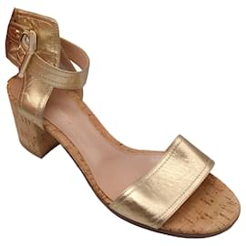 Autre Marque-Gianvito Rossi Gold Metallic Cork Heel Leather Sandals-Golden