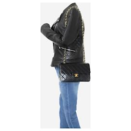 Chanel-Cor preta 1989-1991 Bolsa pequena com aba clássica em pele de cordeiro-Preto