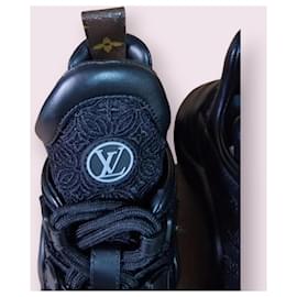 Louis Vuitton-Archlight-Black