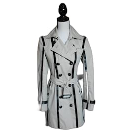 Burberry-Trench coats-Beige