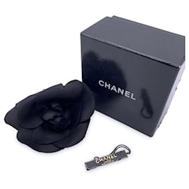 Chanel-Broche de Chanel-Negro
