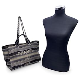 Chanel-Chanel-Einkaufstasche Deauville-Schwarz