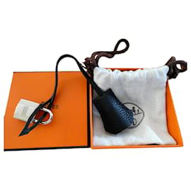 Glocke, Reißverschluss und Schloss, neu von Hermès für Hermès-Tasche, mit Box und Staubbeutel. Schwarz