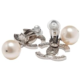 Chanel-Chanel Clips Plata Grandes CC Grandes Pendientes de clip de perlas elegantes.-Plata
