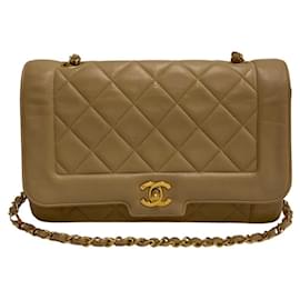 Chanel-Chanel Diana-Bege