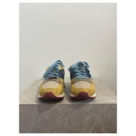 Dior-DIOR  Trainers T.eu 41 Suede-Yellow
