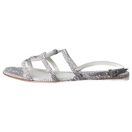 Loro Piana Flache Sandalen mit grauem Schlangenmuster - Größe EU 39 Grau