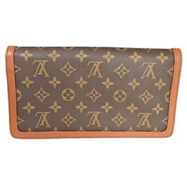 Louis Vuitton-Louis Vuitton Pochette Dame-Marrom