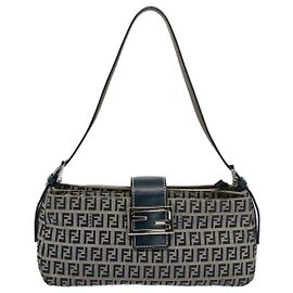 Fendi Baguette Grau