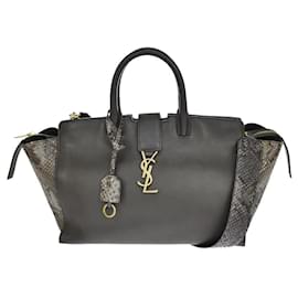 Yves Saint Laurent Du Centre Gris
