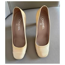 Chanel-CHANEL patent leather light gold iridescent pumps size 38-Golden
