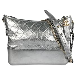Chanel-Silberne Chanel Gabrielle Crossbody-Tasche aus mittelgroßem Kalbsleder-Silber