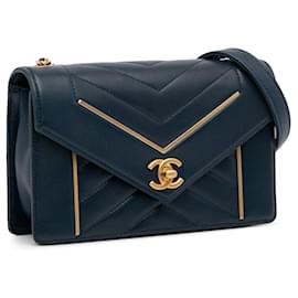 Chanel-Petit sac bandoulière à rabat en cuir d'agneau à chevrons inversés bleu Chanel-Bleu