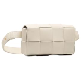 Bottega Veneta-White Bottega Veneta Intrecciato Cassette Belt Bag-Bianco