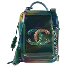 Chanel-Grüne Chanel Rainbow PVC CC Kosmetiktasche mit Filigranarbeit und vertikalem Griff-Grün