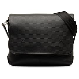 Louis Vuitton-Black Louis Vuitton Damier Infini District PM Crossbody Bag-Noir