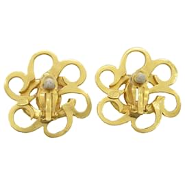 Chanel-Pendientes de clip con flor CC de Chanel dorados-Dorado