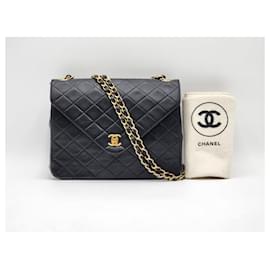 Chanel-Sac à rabat unique intemporel classique de Chanel avec 24 carats d'or-Noir