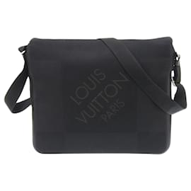 Louis Vuitton-Louis Vuitton Messenger-Black