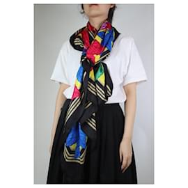 Hermès-Foulard imprimé oiseaux multicolores-Multicolore