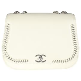 Chanel-Borsa Chanel con patta chic piccola catena intrecciata in pelle di vitello bianca-Bianco