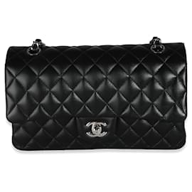 Chanel-Bolsa Chanel Black Acolchoada Pele de Cordeiro Médio Clássico Forrado com Flap-Preto