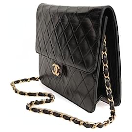 Chanel-Bolsa de ombro Chanel Classic matelassê em couro preto-Preto