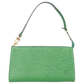 Louis Vuitton-Pochette de cuero Epi verde de Louis Vuitton-Verde