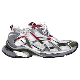 Balenciaga-Balenciaga Runner Sneakers in Burgundy Polyurethane-Dark red