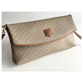 Céline-Clutchs-Beige