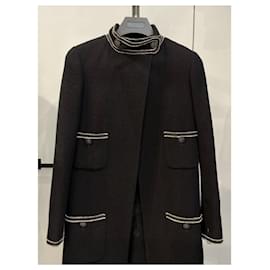 Chanel-Veste en tweed noir à boutons CC-Noir