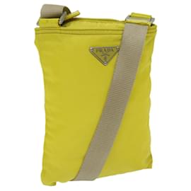 Prada-Bolsa de ombro PRADA Nylon Yellow Auth 67212-Amarelo