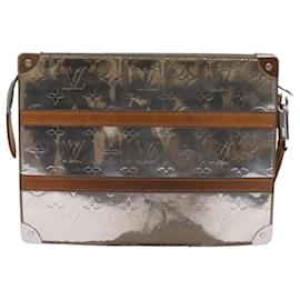 Louis Vuitton-LOUIS VUITTON Monogram Mirror Trunk Pochette Clutch Bag Silber M80807 Auth 67401-Silber