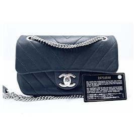 Chanel-Bolso de mano Chanel Mini Chevron de cuero de cordero-Negro