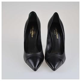 Saint Laurent-Zapatos de tacón con puntera de cuero negro de Saint Laurent-Negro