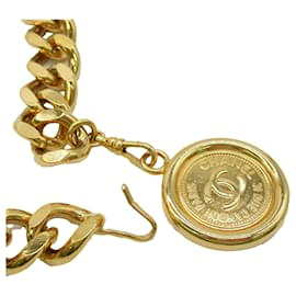 Chanel-Goldfarbener Chanel-Medaillon-Kettengliedergürtel-Golden